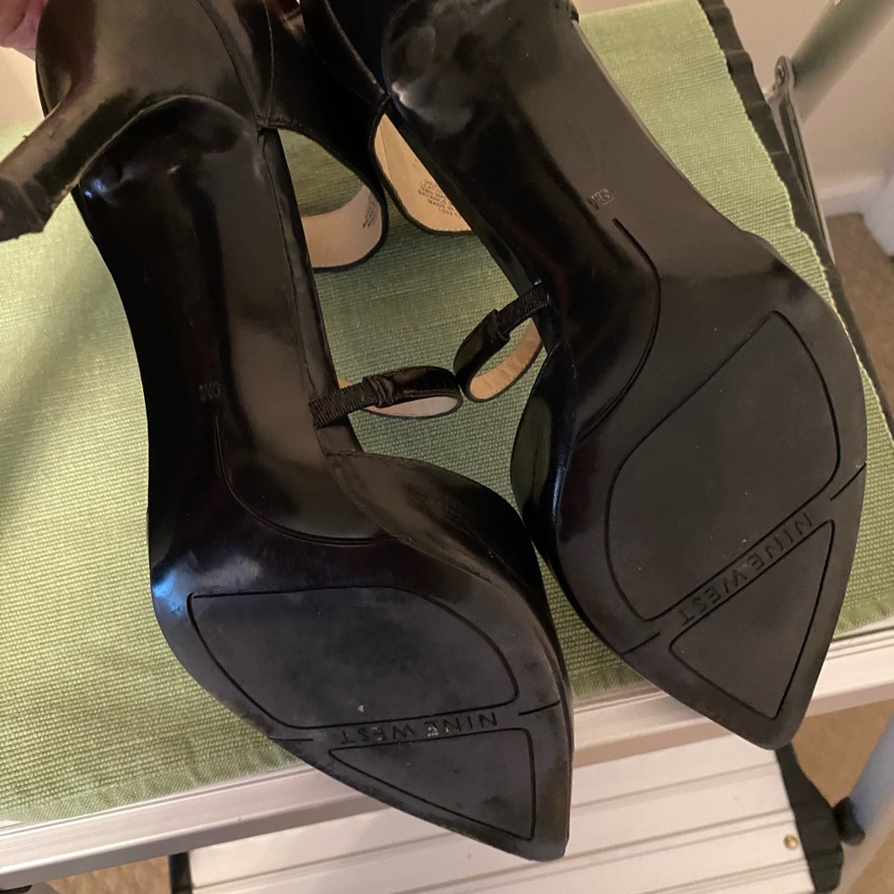 Nine West Elegant Black Ankle Strap Heels - Picture 6 of 10